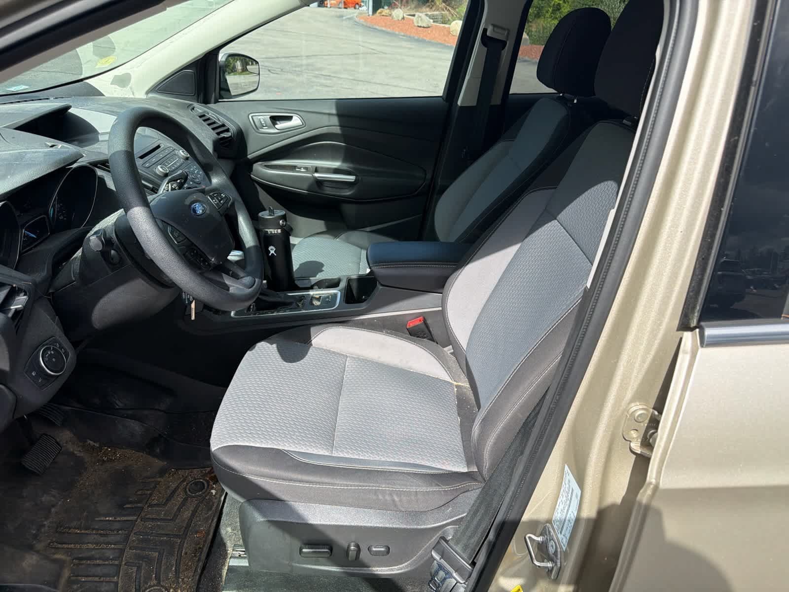 Used 2017 Ford Escape SE AWD/4WD image 4