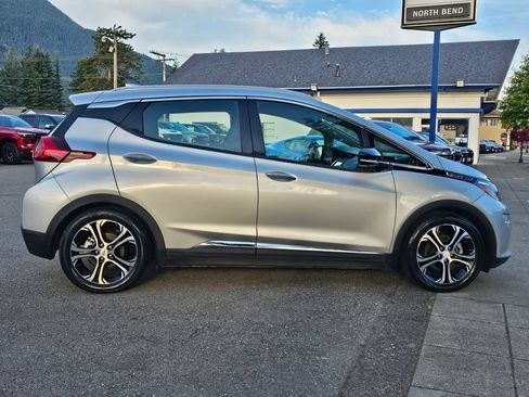 Used 2020 Chevrolet Bolt Premier w/ Infotainment Package FWD image 4