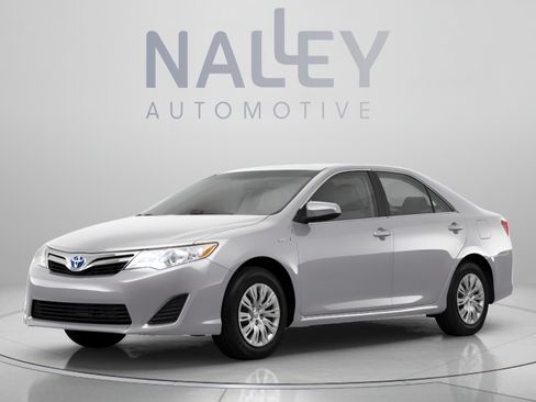 Used 2014 Toyota Camry XLE FWD image 1