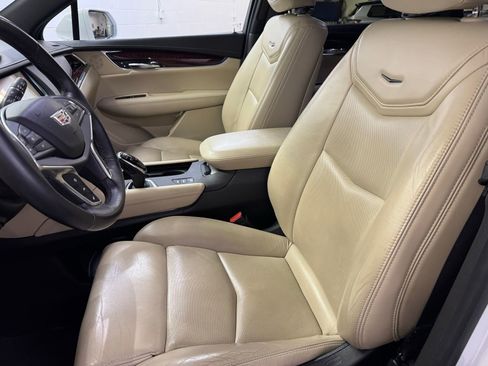 Used 2017 Cadillac XT5 Luxury w/ Driver Awareness Package image 12