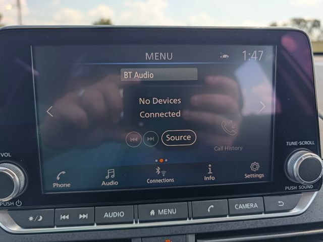 Used 2025 Nissan Altima 2.5 SV FWD image 19