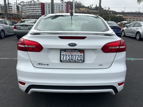 Used 2016 Ford Focus SE w/ SE Sport Package FWD image 10