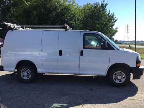 Used 2020 Chevrolet Express 2500 w/ Communications Package RWD image 5