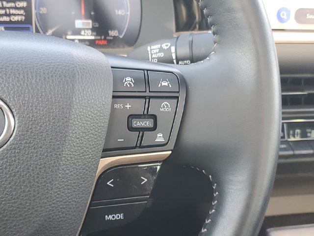 Used 2024 Toyota Crown AWD/4WD image 23