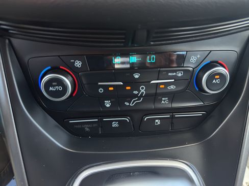 Used 2018 Ford C-MAX SE FWD image 20