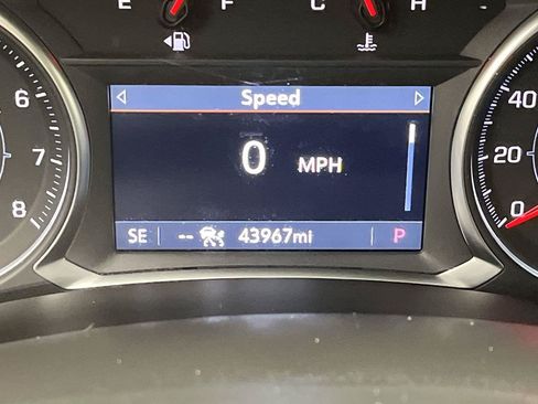 Certified 2024 GMC Terrain AT4 w/ Tech Package AWD/4WD image 15