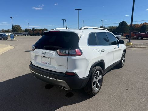 Used 2021 Jeep Cherokee Limited image 3