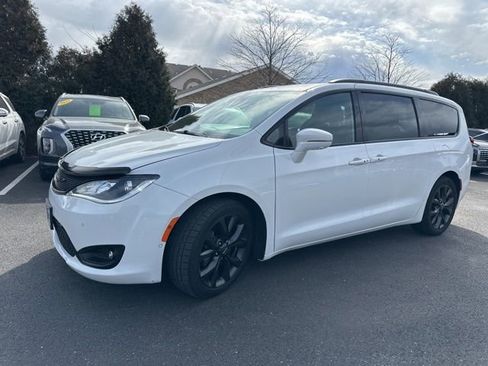 Used 2018 Chrysler Pacifica Limited w/ Advanced Safetytec Group image 16