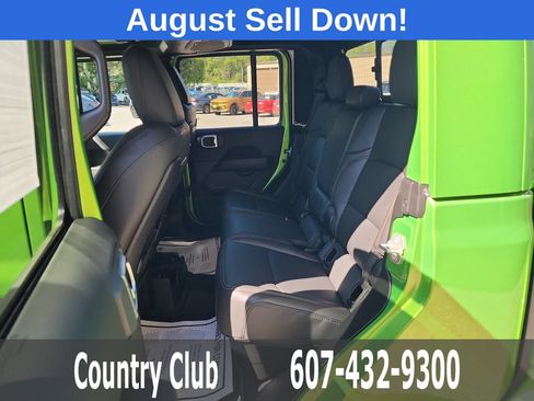 Used 2026 Jeep Gladiator Sport AWD/4WD image 24