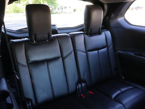 Used 2019 Nissan Pathfinder SL AWD/4WD image 22