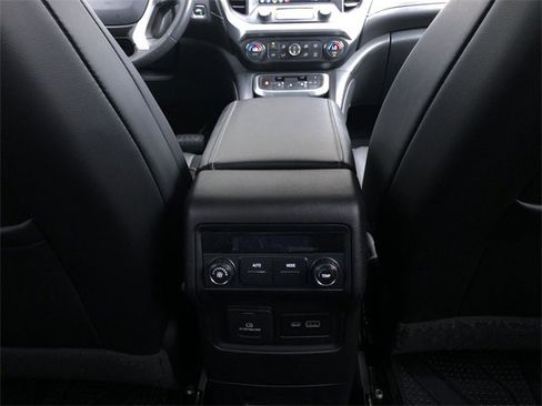 Used 2020 GMC Acadia SLT image 20