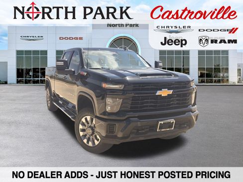 Used 2025 Chevrolet Silverado 2500 Custom w/ Custom Value Package AWD/4WD image 1
