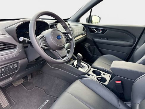 Used 2025 Subaru Forester Limited AWD/4WD image 34