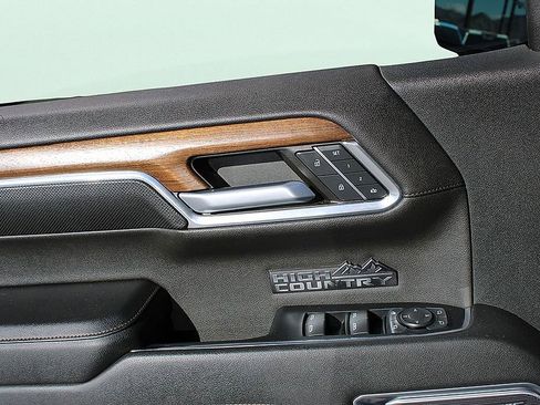 Used 2023 Chevrolet Silverado 1500 High Country w/ High Country Premium Package image 14