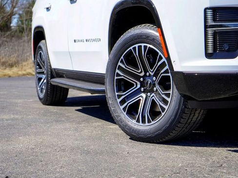 New 2026 Jeep Grand Wagoneer 2WD image 3