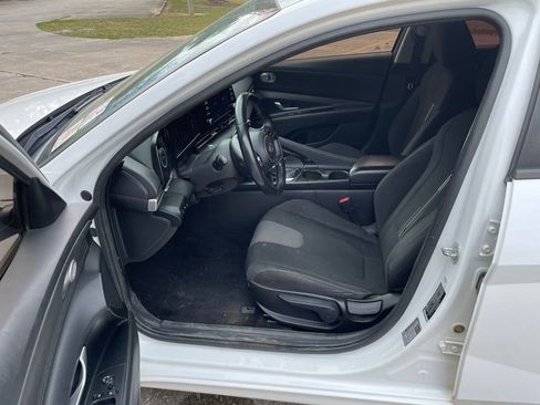 Used 2022 Hyundai Elantra SEL w/ Convenience Package image 10