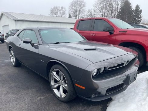 Used 2015 Dodge Challenger R/T w/ Quick Order Package 22B R/T image 2