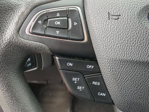 Used 2015 Ford Focus SE w/ Reverse Sensing Package image 25