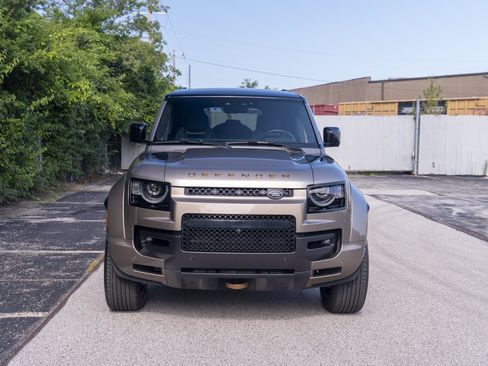 Used 2025 Land Rover Defender 110 AWD/4WD image 7
