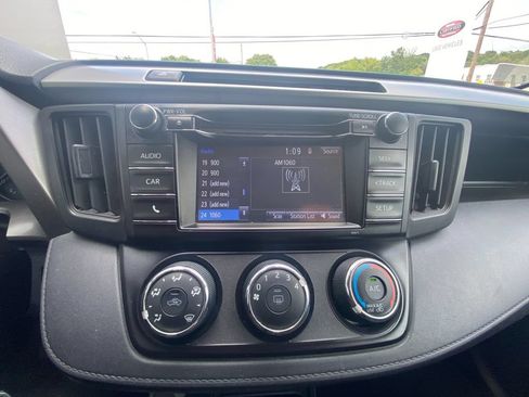 Used 2018 Toyota RAV4 LE w/ All Weather Liner Package AWD/4WD image 21