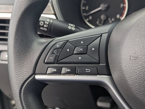 Used 2025 Nissan Altima 2.5 SV FWD image 19