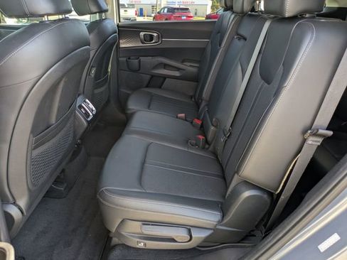 Used 2023 Kia Sorento S w/ Panoramic Sunroof Package image 30