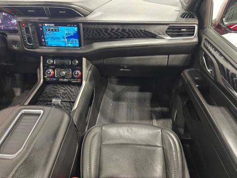 Used 2023 GMC Yukon XL Denali AWD/4WD image 30