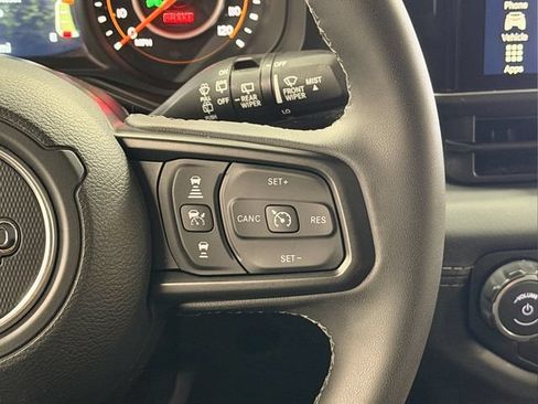 Used 2026 Jeep Wrangler Unlimited Rubicon w/ Technology Group AWD/4WD image 29