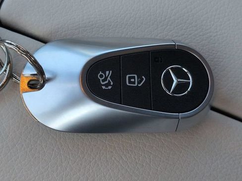 Used 2026 Mercedes-Benz GLC 300 4MATIC image 29