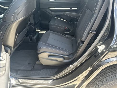 Used 2023 Jeep Grand Cherokee L Laredo w/ Luxury Tech Group I AWD/4WD image 23