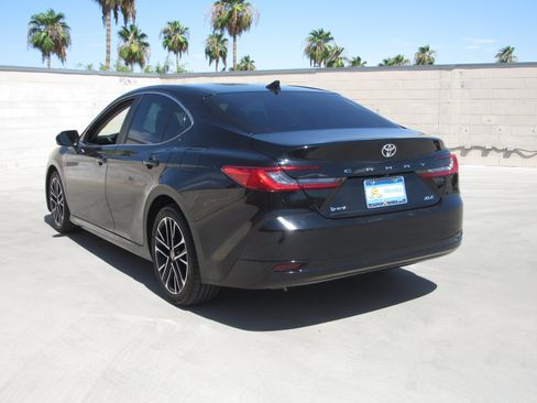 Used 2025 Toyota Camry XLE FWD image 6