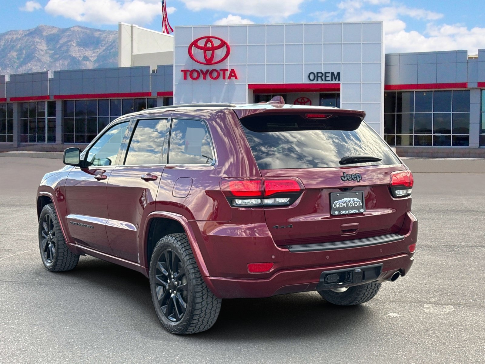 Used 2022 Jeep Grand Cherokee Laredo X AWD/4WD image 5