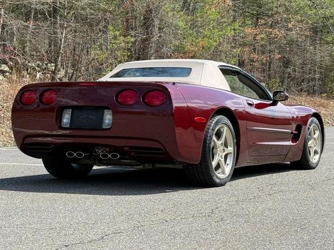 Used 2003 Chevrolet Corvette Convertible w/ Preferred Equipment Group1 image 8
