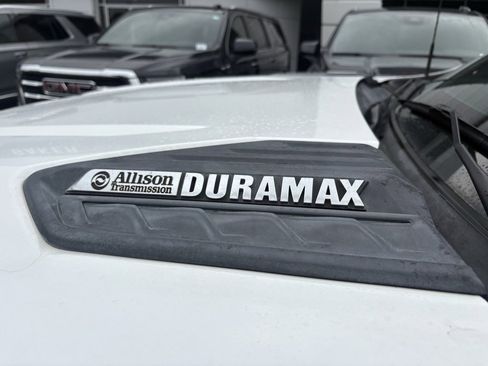 Used 2020 Chevrolet Silverado 2500 LTZ w/ LTZ Premium Package image 12