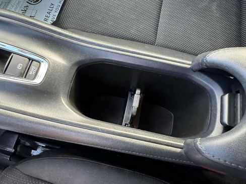 Used 2016 Honda HR-V LX image 33