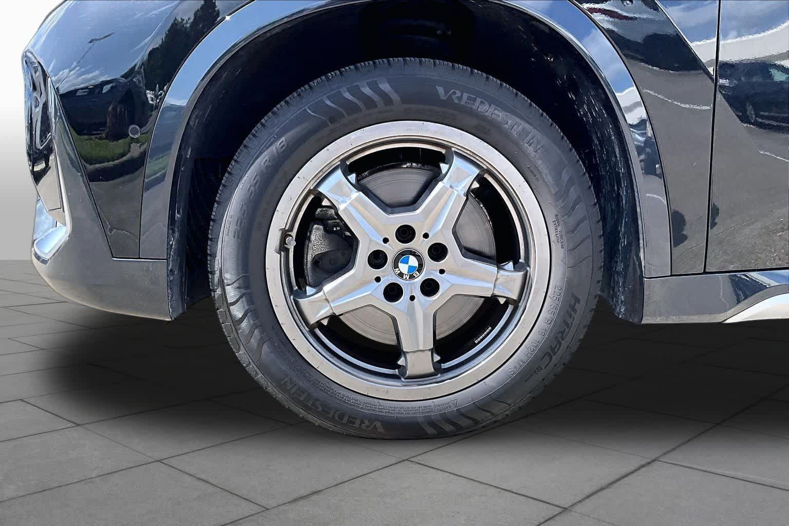 Used 2025 BMW X1 xDrive28i AWD/4WD image 10
