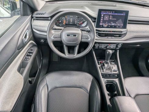 Used 2024 Jeep Compass Latitude AWD/4WD image 15