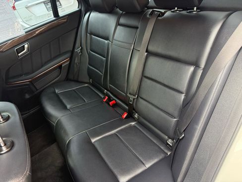 Used 2012 Mercedes-Benz E 350 4MATIC Sedan image 7