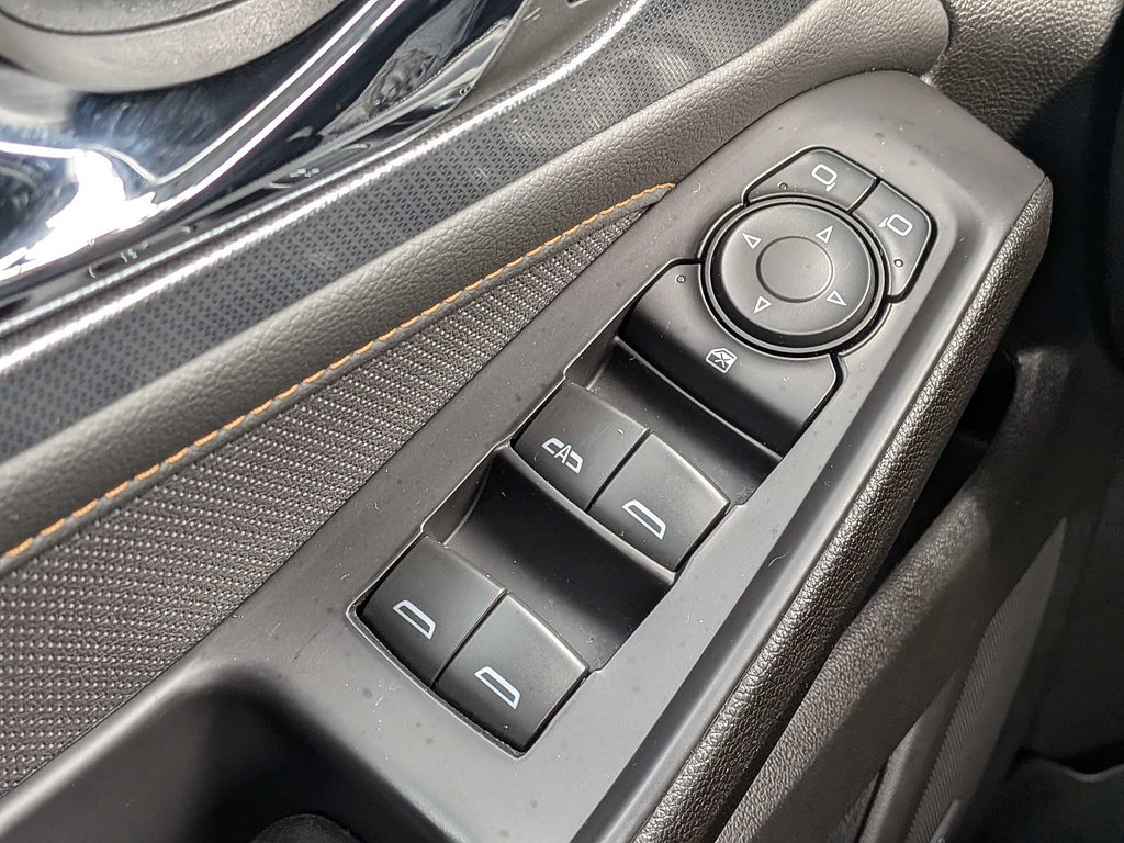 Certified 2021 Chevrolet Traverse Premier FWD image 24