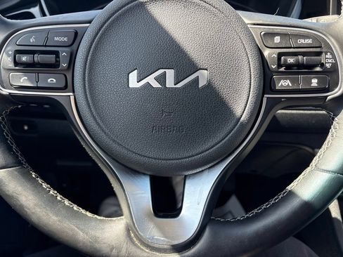 Used 2022 Kia Niro EX Premium FWD image 15