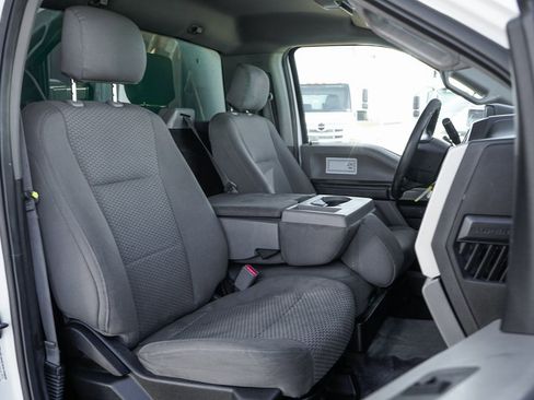 Used 2017 Ford F550 2WD Regular Cab Super Duty image 38