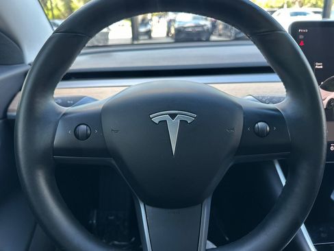 Used 2018 Tesla Model 3 Long Range image 21