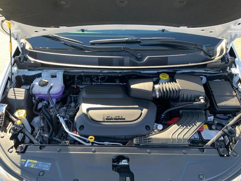 New 2026 Chrysler Pacifica Pinnacle image 37