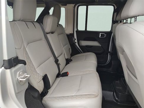 Certified 2022 Jeep Wrangler Unlimited Sahara image 34