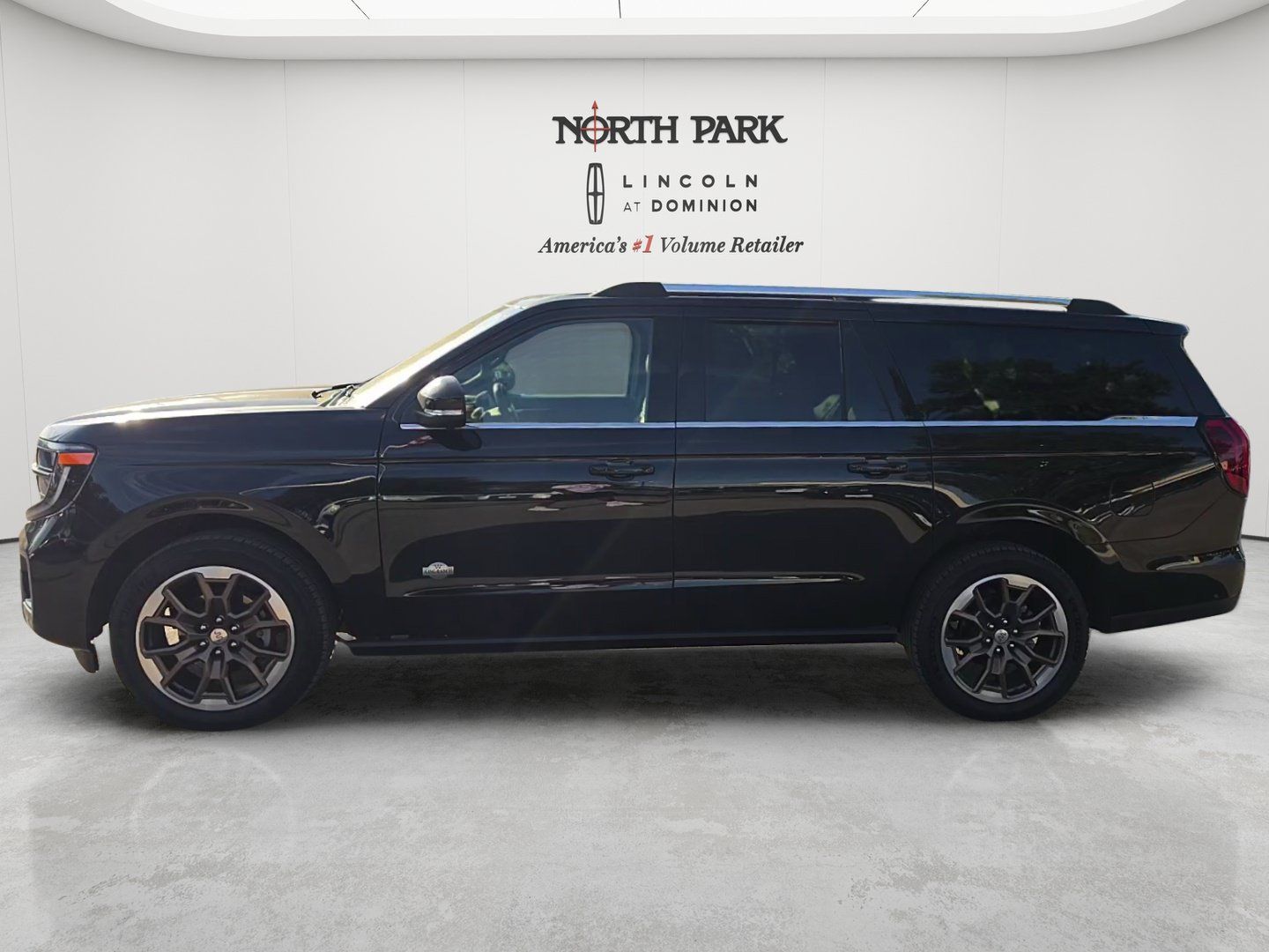 Used 2025 Ford Expedition Max King Ranch AWD/4WD image 8