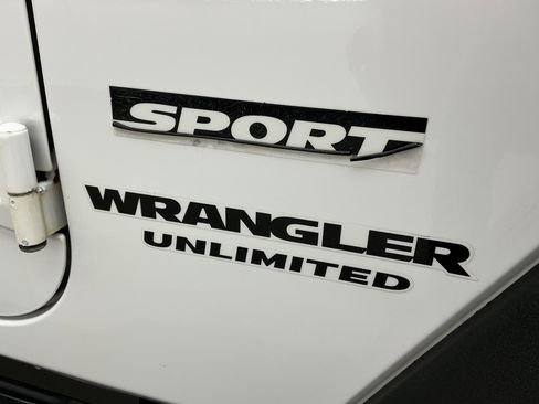 Used 2013 Jeep Wrangler Unlimited Sport image 25