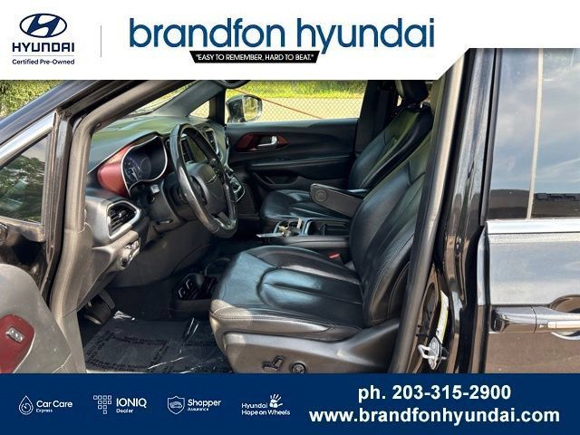 Used 2020 Chrysler Pacifica Touring-L FWD image 19