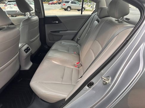 Used 2017 Honda Accord EX-L image 12
