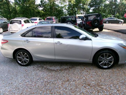 Used 2015 Toyota Camry SE FWD image 7