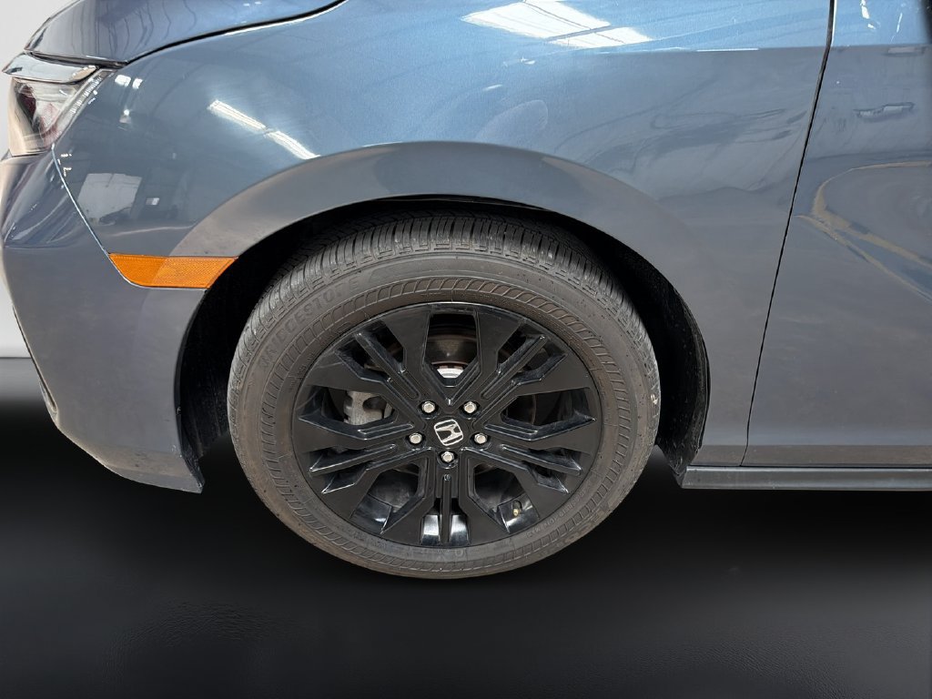 Used 2025 Honda Odyssey Elite image 9